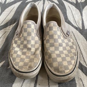 Women gray checkered vans